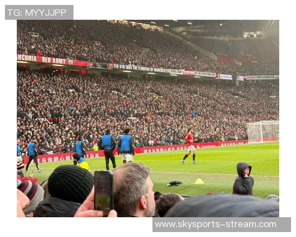 中超惊现冷门多特蒙德大胜曼联四球引发全场狂欢