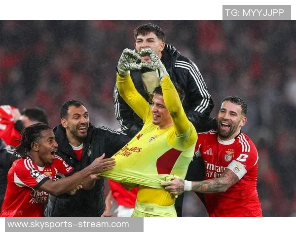 德甲精彩对决那不勒斯大胜本菲卡引发全场热议与焦点分析